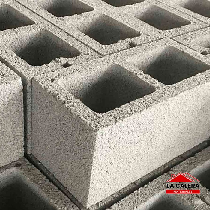 Bloques de cemento en Laferrere, La Matanza